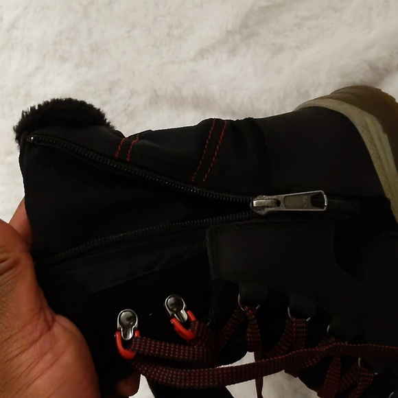 Santana Canada| Black & Red Thinsulate Winter Boots Water Resistant - Picture 7 of 13